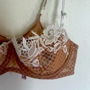 Victorias Secret Unlined Floral Embroidered Demi Bra - 34A - Nude/White